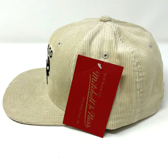 Mitchell & Ness Chicago Bulls Corduroy Snapback Off White Hat Cap NWT RED Brim - Picture 5 of 6
